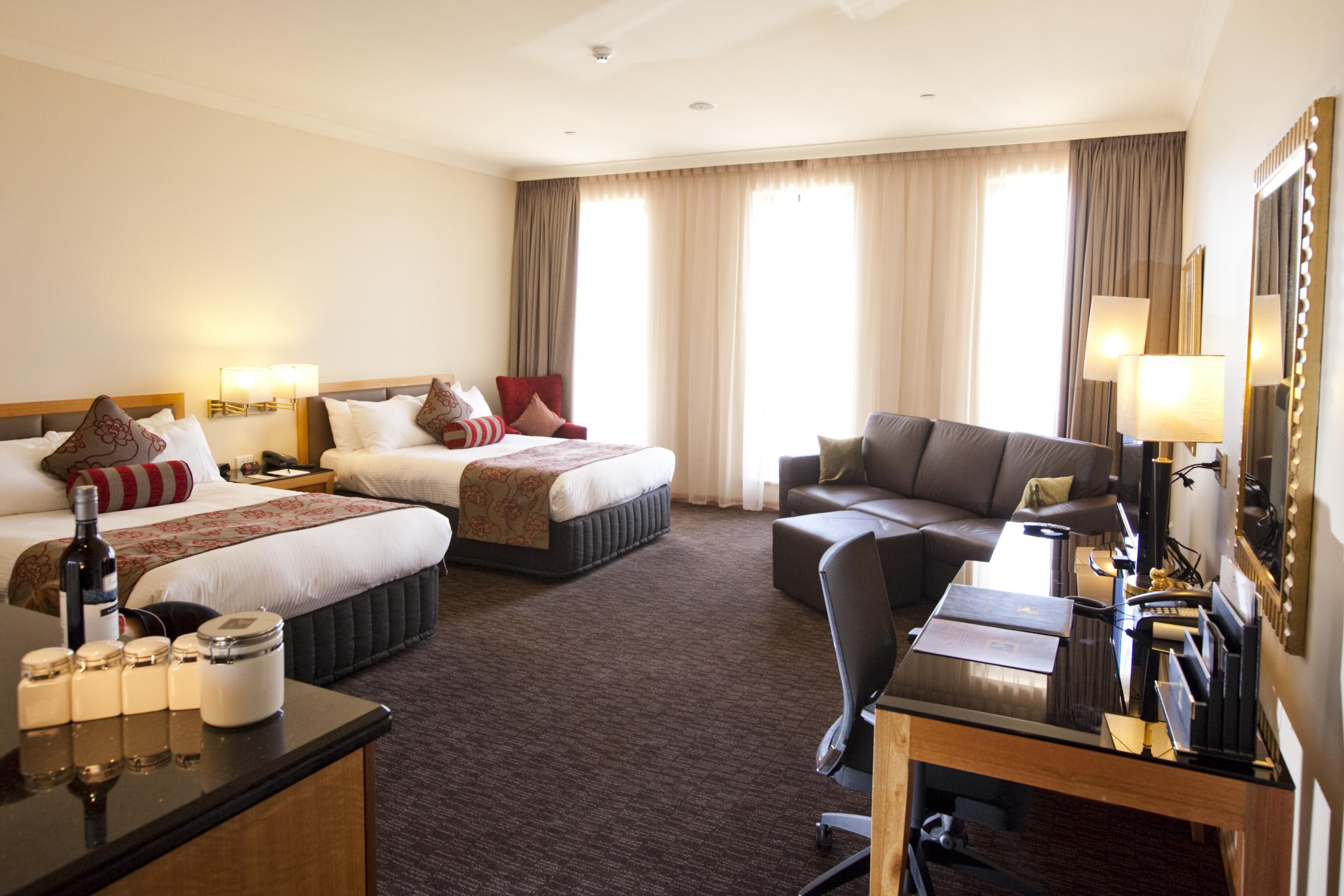 Duxton Hotel Пърт Екстериор снимка A suite at the hotel