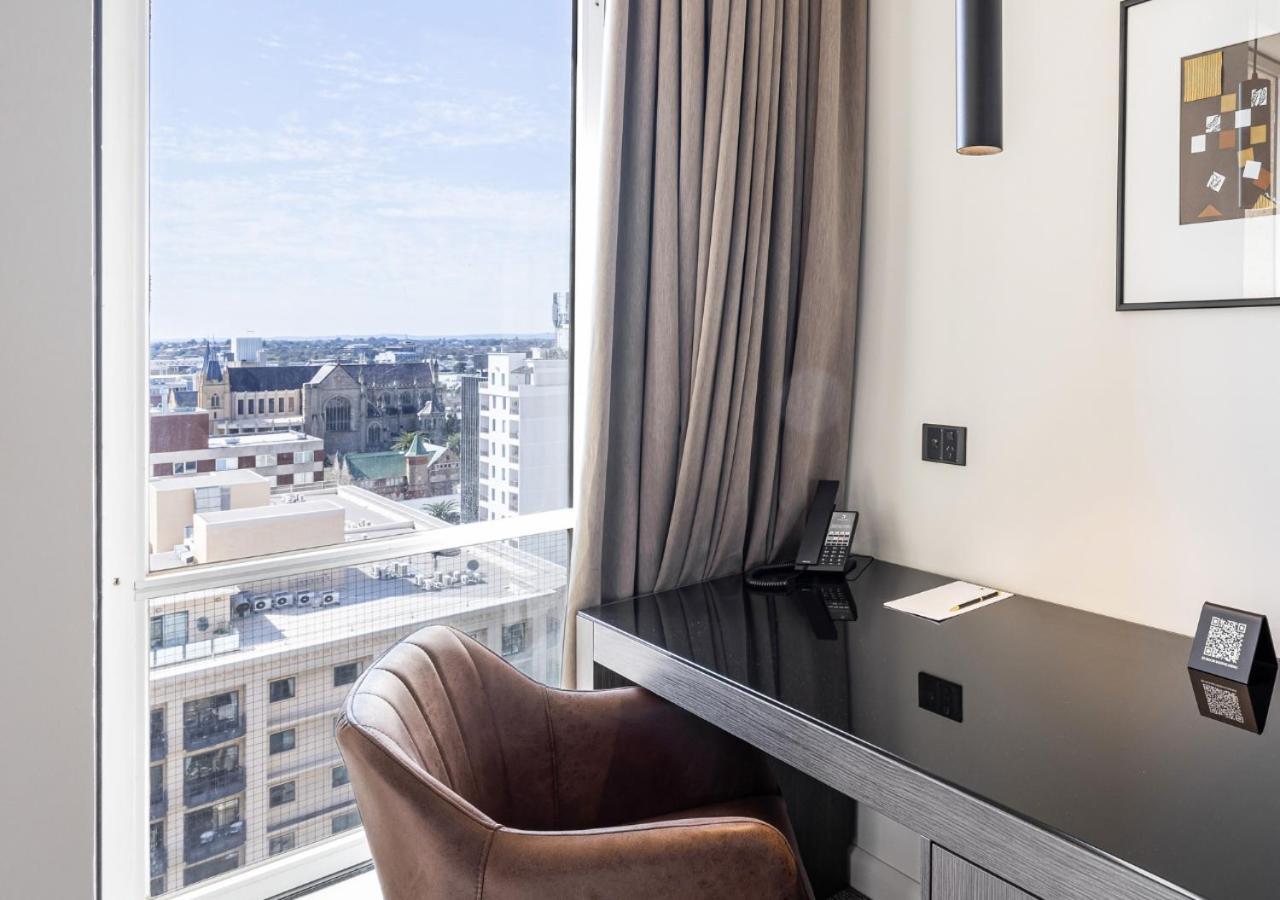 Duxton Hotel Пърт Екстериор снимка A room at the hotel
