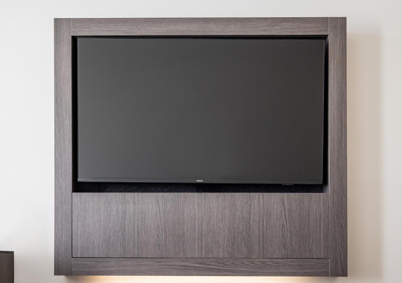 Duxton Hotel Пърт Екстериор снимка A wall-mounted television