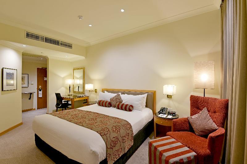 Duxton Hotel Пърт Екстериор снимка A room at the Taj Bengal